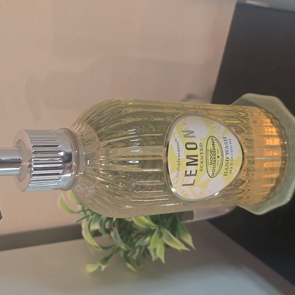 Lemon Scented Hand Wash - Picture 4 of 4